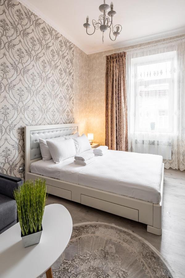Alfa Apartments Krekhivska 11 Lwów Zewnętrze zdjęcie