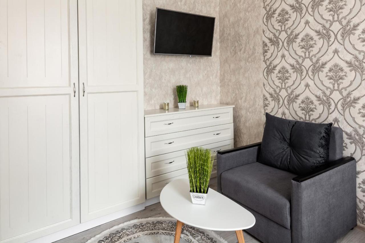 Alfa Apartments Krekhivska 11 Lwów Zewnętrze zdjęcie